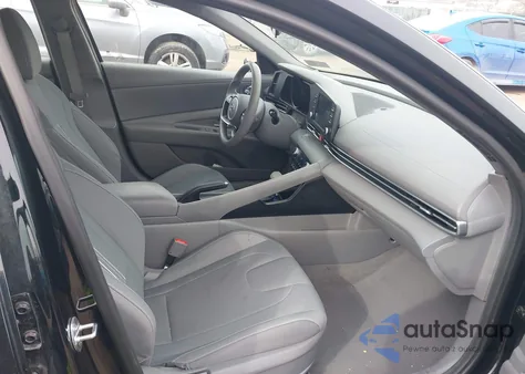 2022 Hyundai Elantra Sel z USA, uszkodzony, nr VIN 5NPLM4AG3NH061308